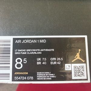 Air Jordan 1Mid Smoke Grey 8.5 size